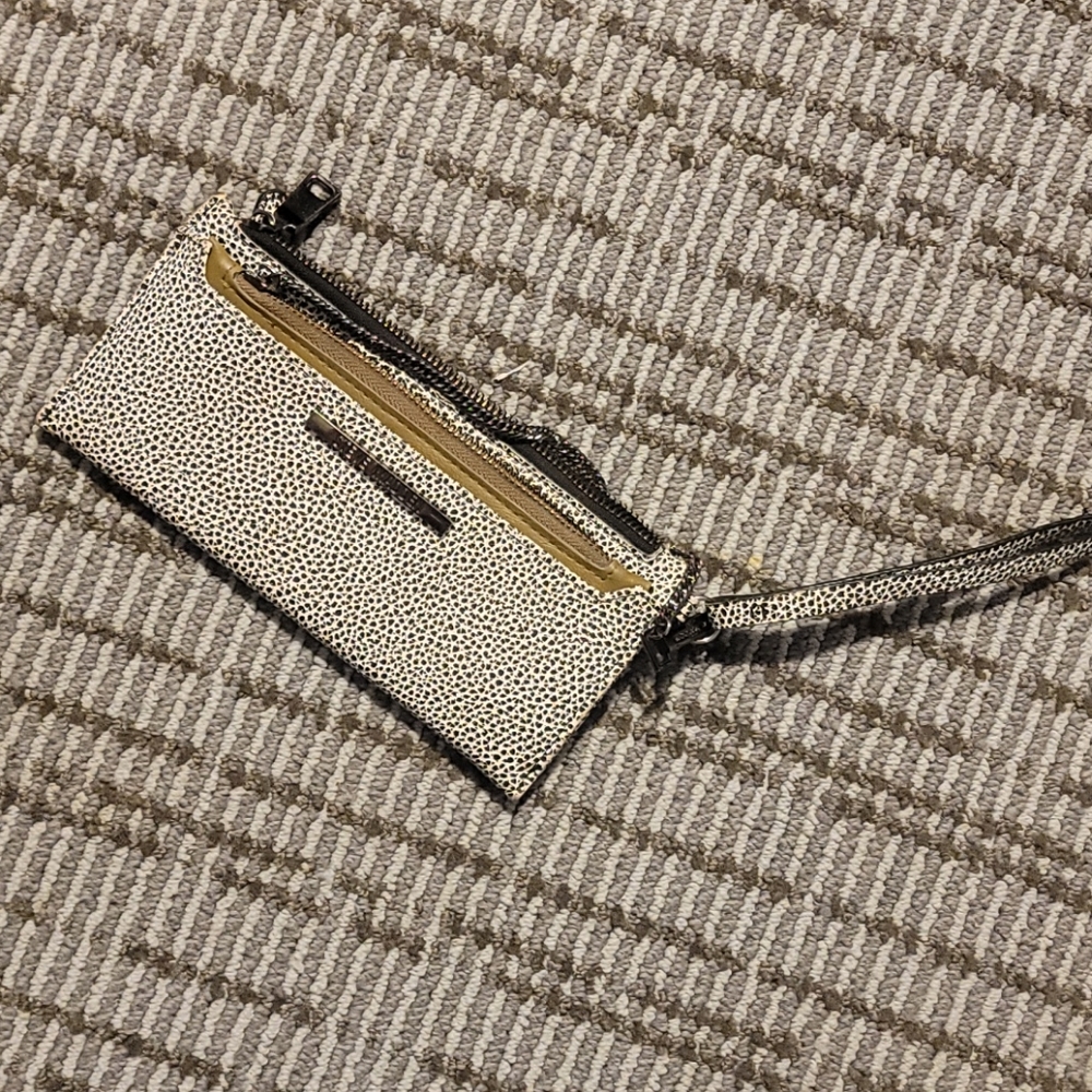 Steve madden wallet garunteed authentic